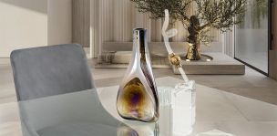 Jarrón Decorativo Triangular Cristal Zirconia Café Chico